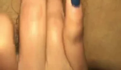 小骚货又自己高潮了