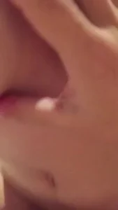 大鸡巴男友狠狠地女上位向上顶